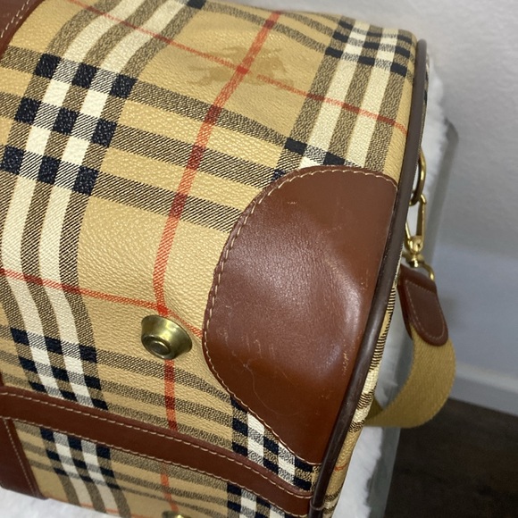 Burberrys Haymarket Check Weekender Duffle Bag - Picture 8 of 14